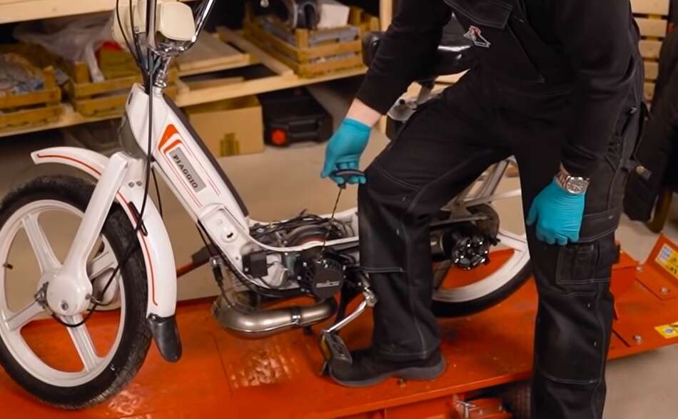 Der Seilzugstarter funktioniert zuverlässig und hat einen enormen Coolness-Faktor Der Seilzugstarter funktioniert zuverlässig und hat einen enormen Coolness-Faktor