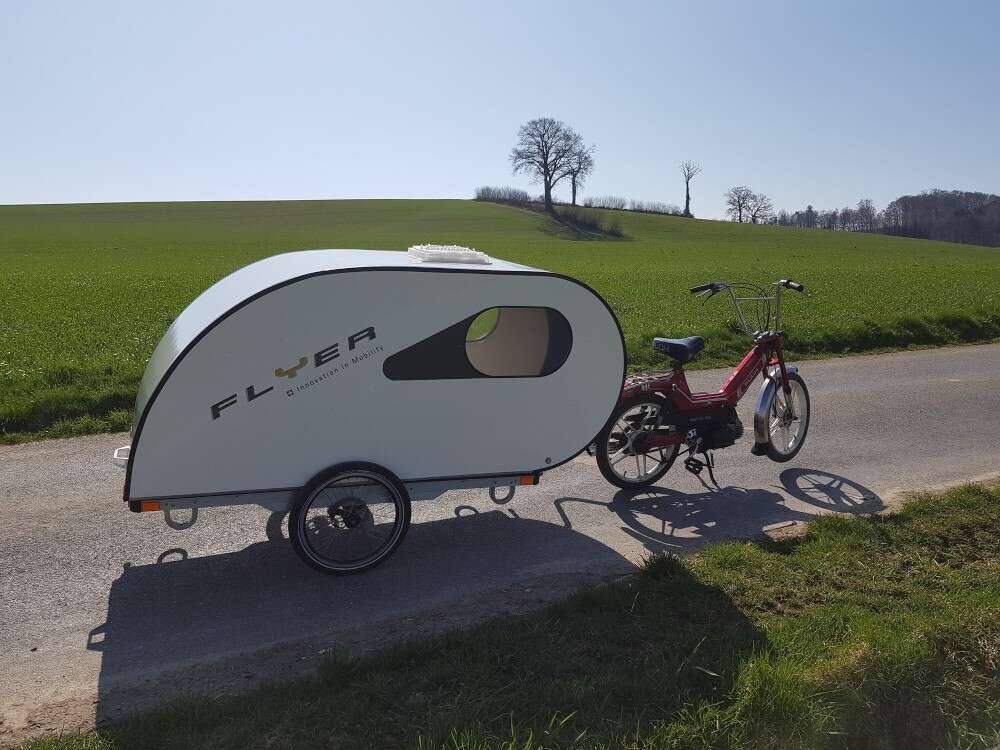 Puch Maxi-S mit Campolino Camping-Anhänger von Beat Puch Maxi-S mit Campolino Camping-Anhänger von Beat