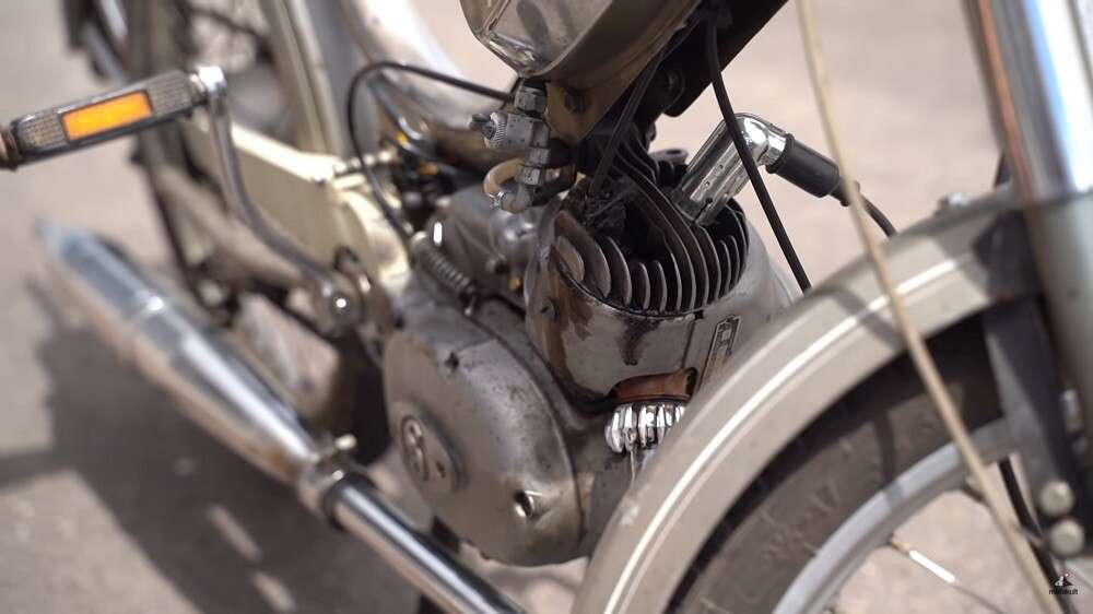 Dringend sollte vermieden werden, Schmierstoffe, Öl oder Benzin ins Erdreich gelangen zu lassen Dringend sollte vermieden werden, Schmierstoffe, Öl oder Benzin ins Erdreich gelangen zu lassen