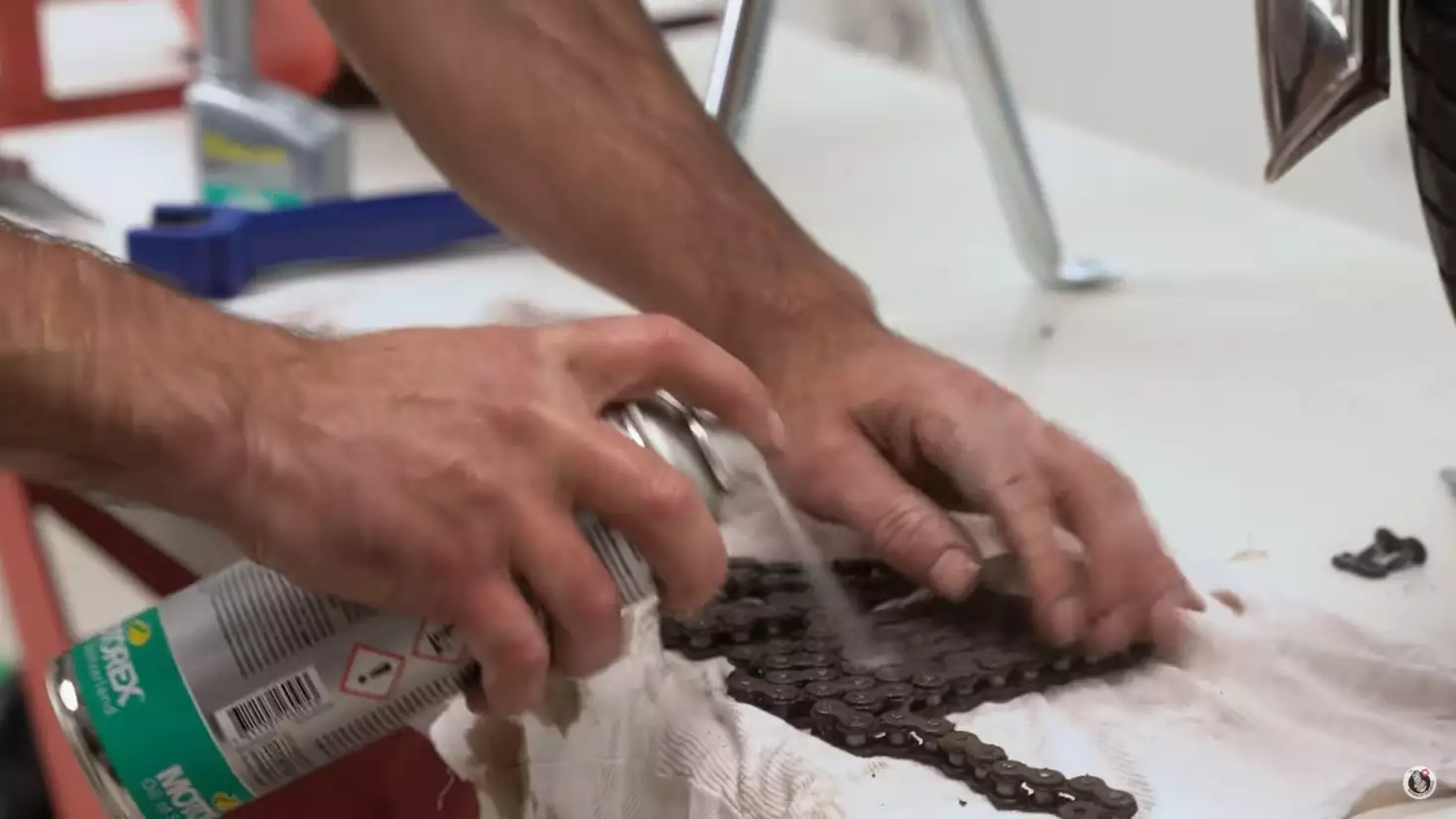 Kette deines Mofas reinigen und fetten | mofakult