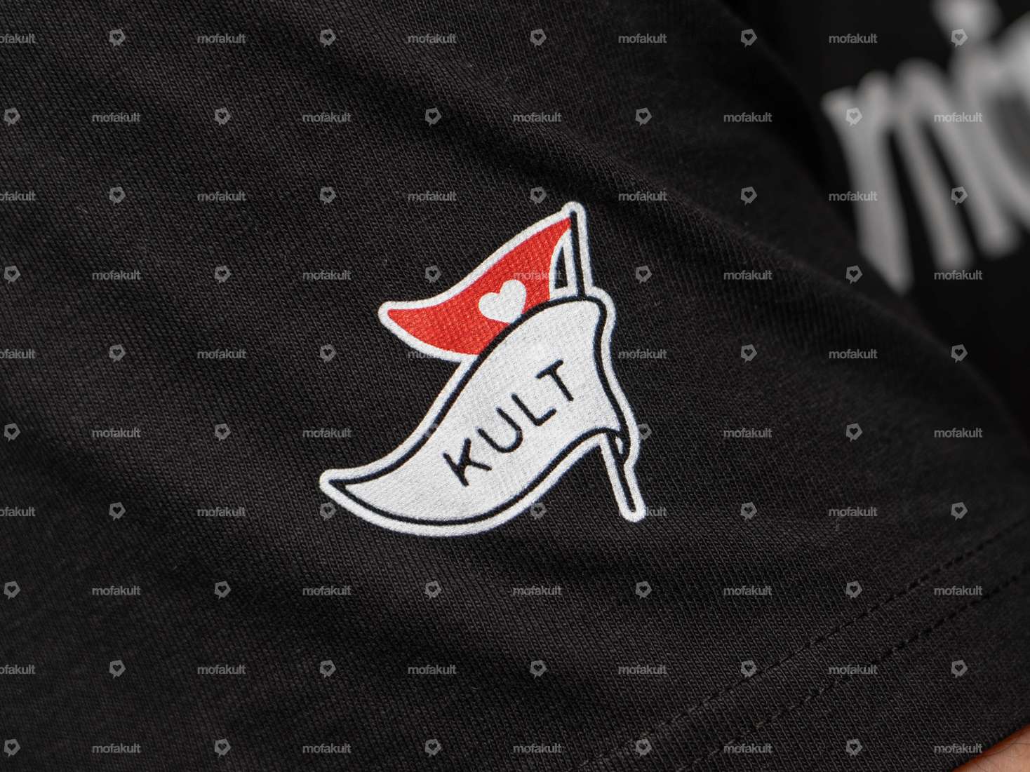 mk-Merch T-shirt "cœur" noir Carousel Image 5