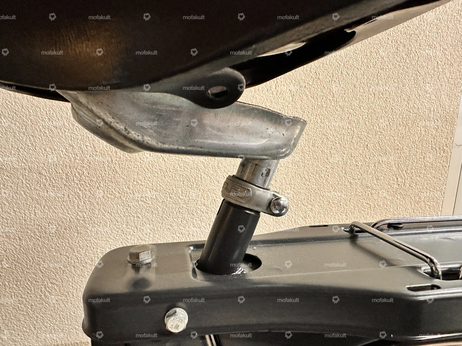swiing® revival Schloss-Schraube Sattelklemme M7x35 verzinkt | Piaggio Ciao PX / SC Carousel Image 3