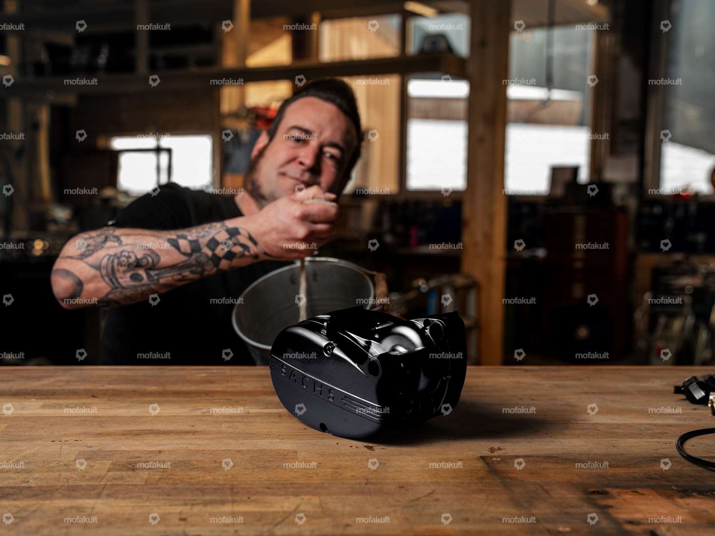 Siggnature Zylinder & Zylinderkopf Glasperlstrahlen & Hitzeschutzlack Carousel Image 1