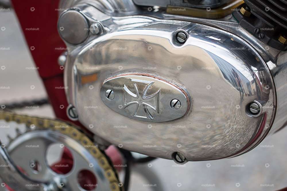 66HEROES Cover "Iron Cross" chrome-plated aluminum | Sachs 50/2, 50/3, 50/4 Carousel Image 2