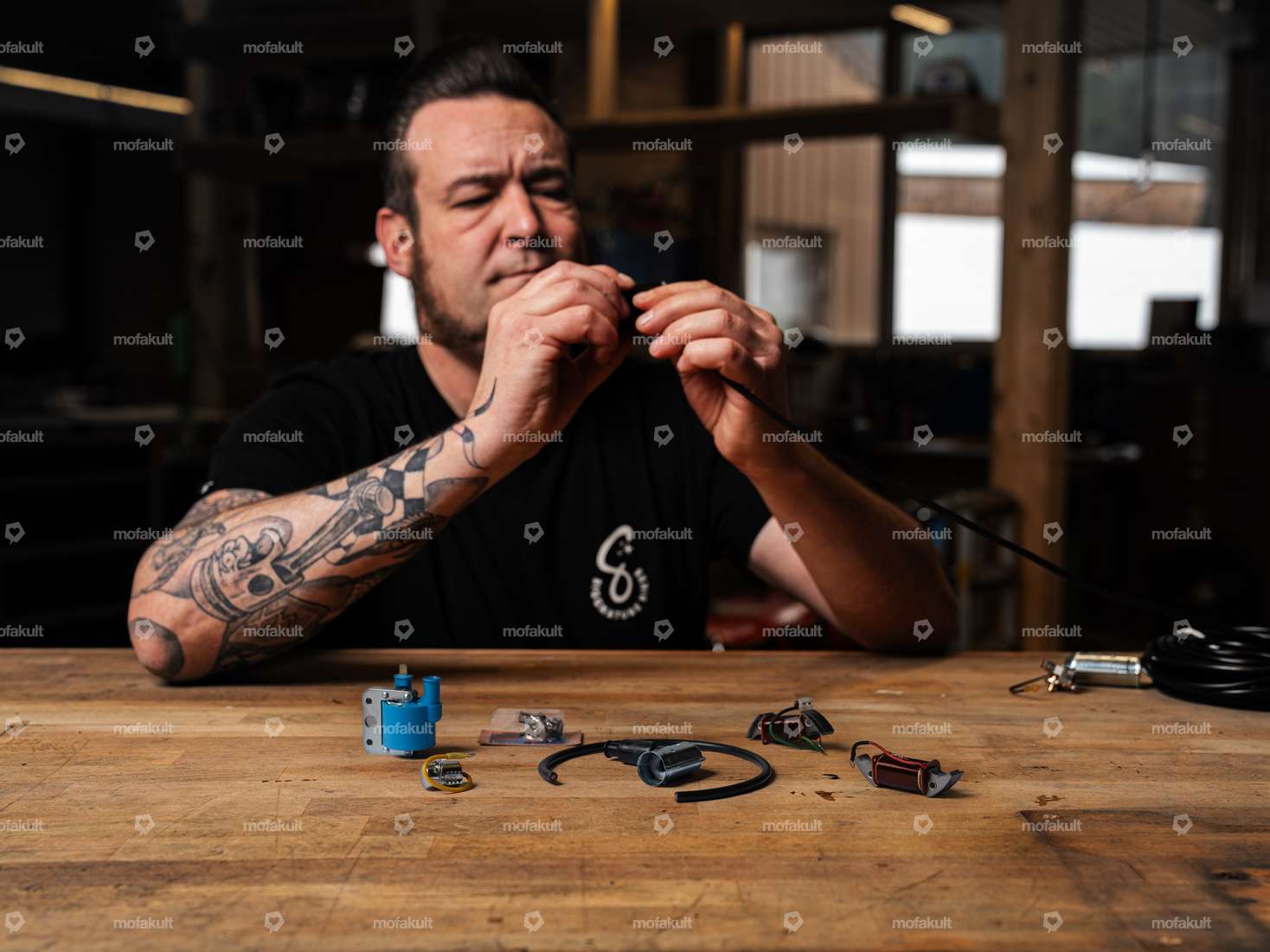 Siggnature Originale Unterbrecher-Zündung montieren & einstellen | Piaggio, Ciao, Si, Bravo, Boxer Carousel Image 1