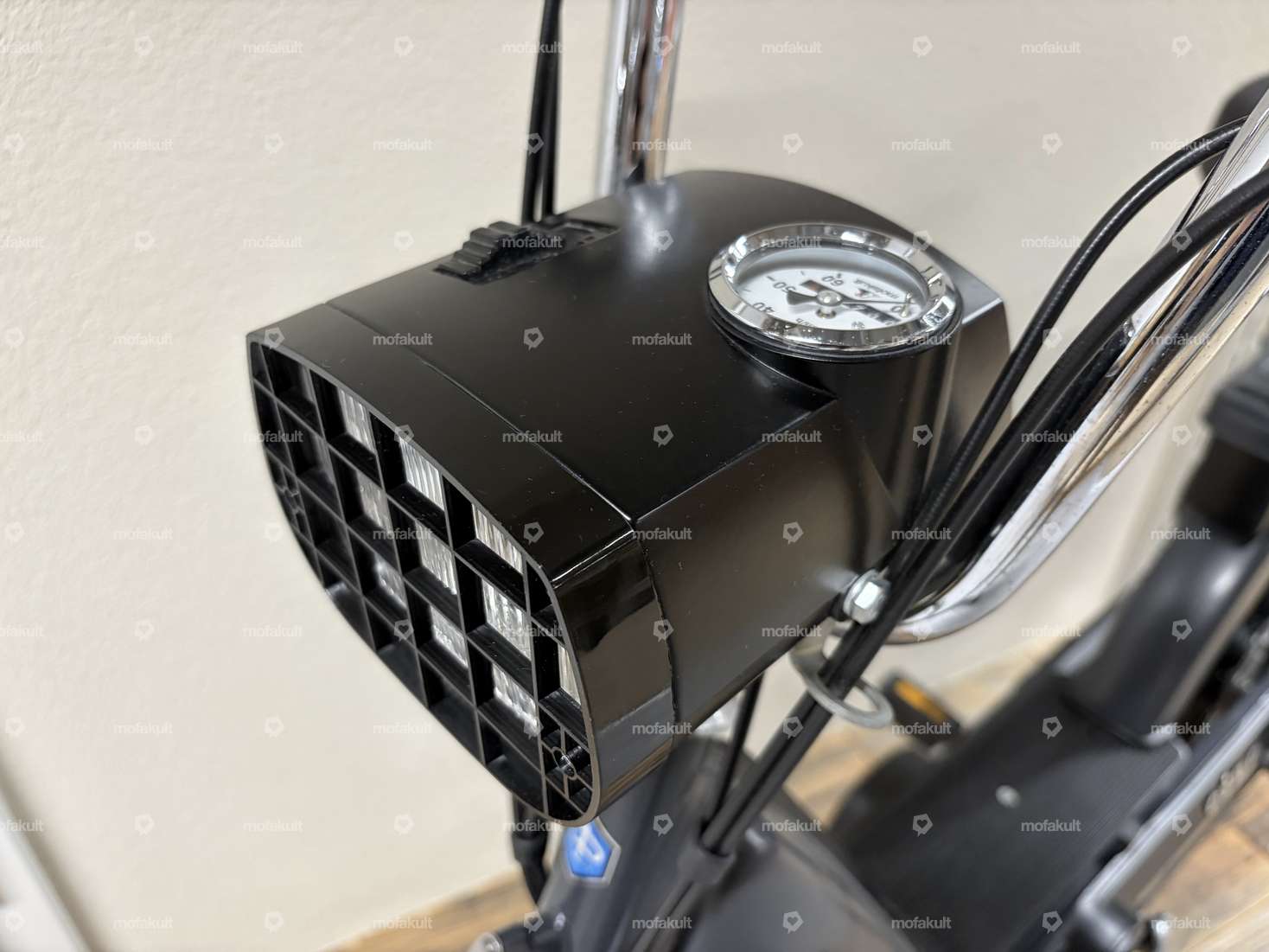 GPO Grille de lampe avant | Piaggio Ciao Carousel Image 3