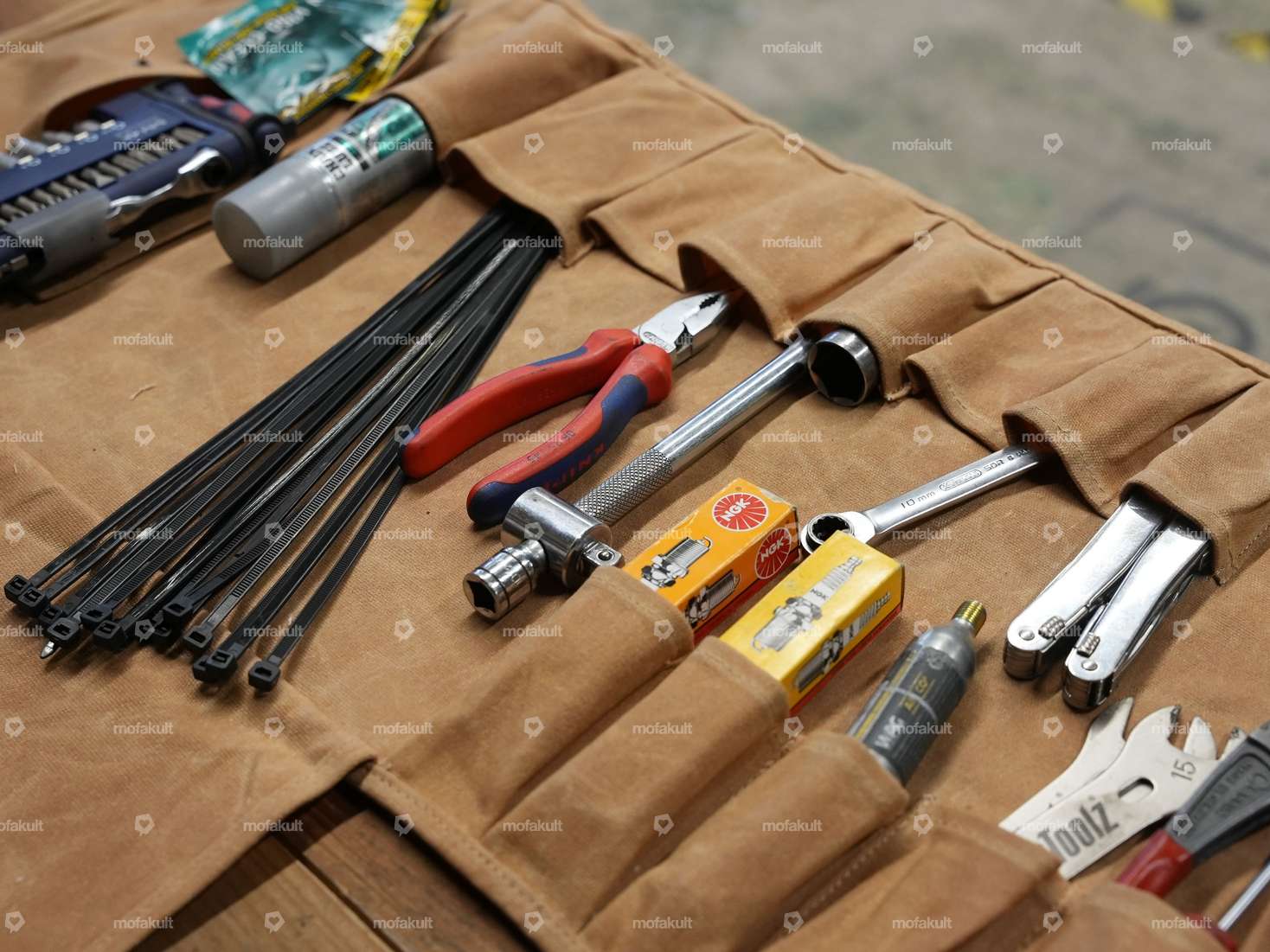 Borsa porta attrezzi Siggnature in tela beige Carousel Image 4