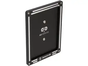 66HEROES Cornice portanumero personalizzata "Sachs" nera (versione CH) 66HEROES Cornice portanumero personalizzata "Sachs" nera (versione CH)